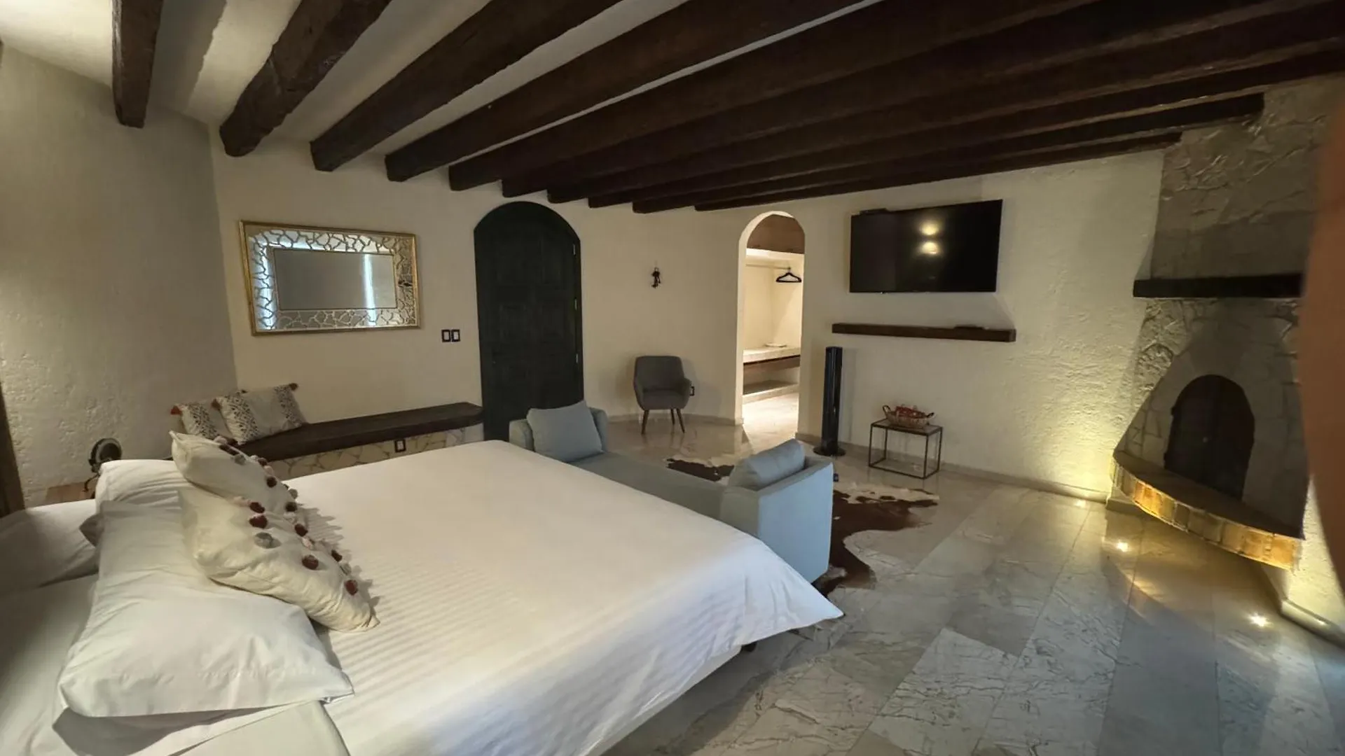 Porta Paradiso Valquirico, Albergo Boutique Santeagueda México