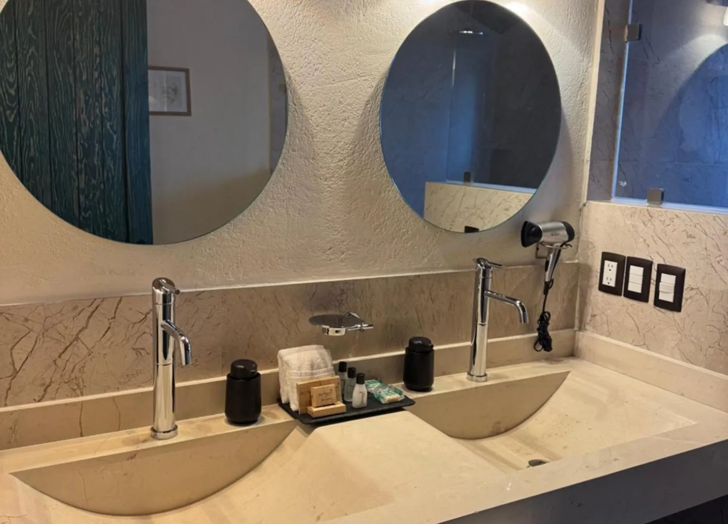 Porta Paradiso Valquirico, Albergo Boutique Santeagueda Hotel