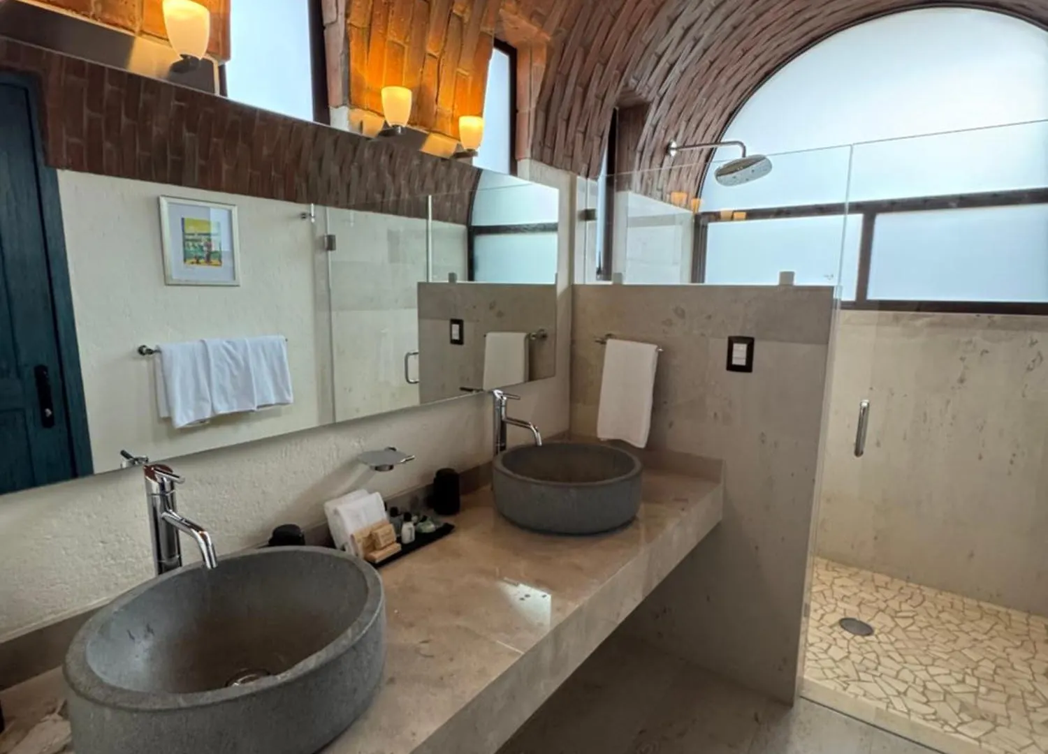 Porta Paradiso Valquirico, Albergo Boutique Santeagueda 0*,