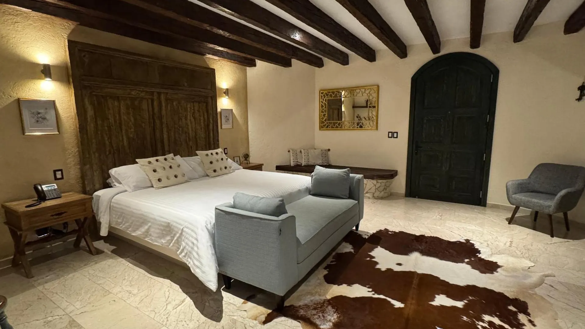 Porta Paradiso Valquirico, Albergo Boutique Santeagueda Hotel
