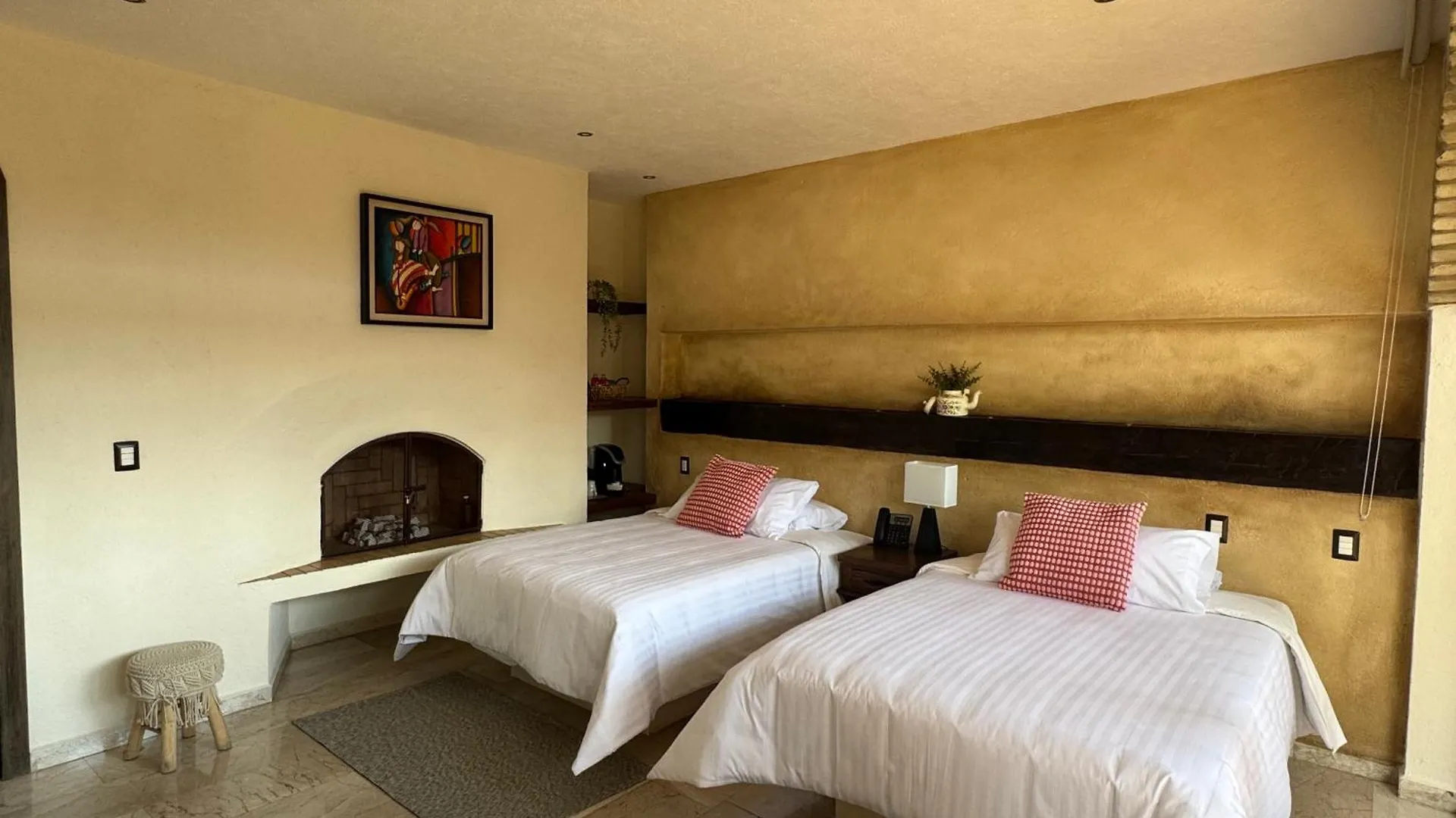 Porta Paradiso Valquirico, Albergo Boutique Santeagueda 0*,  México